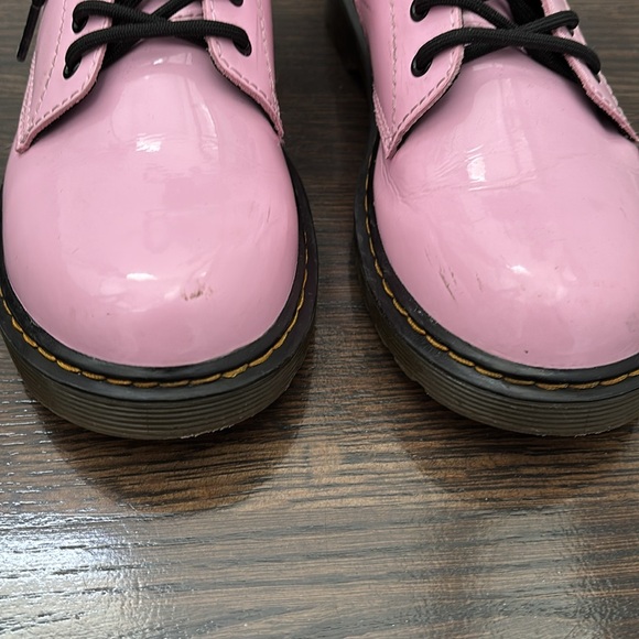 Pink patent Dr Marten 8 eye hole boots (kids) - Picture 8 of 16